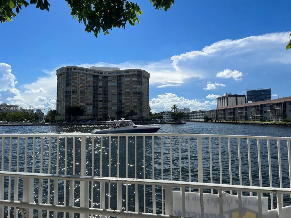 1833 S Ocean Dr #812 Hallandale Beach, FL 33009