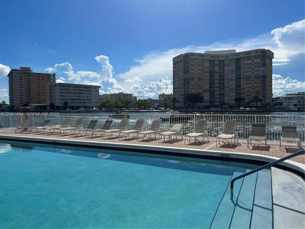 1833 S Ocean Dr #812 Hallandale Beach, FL 33009