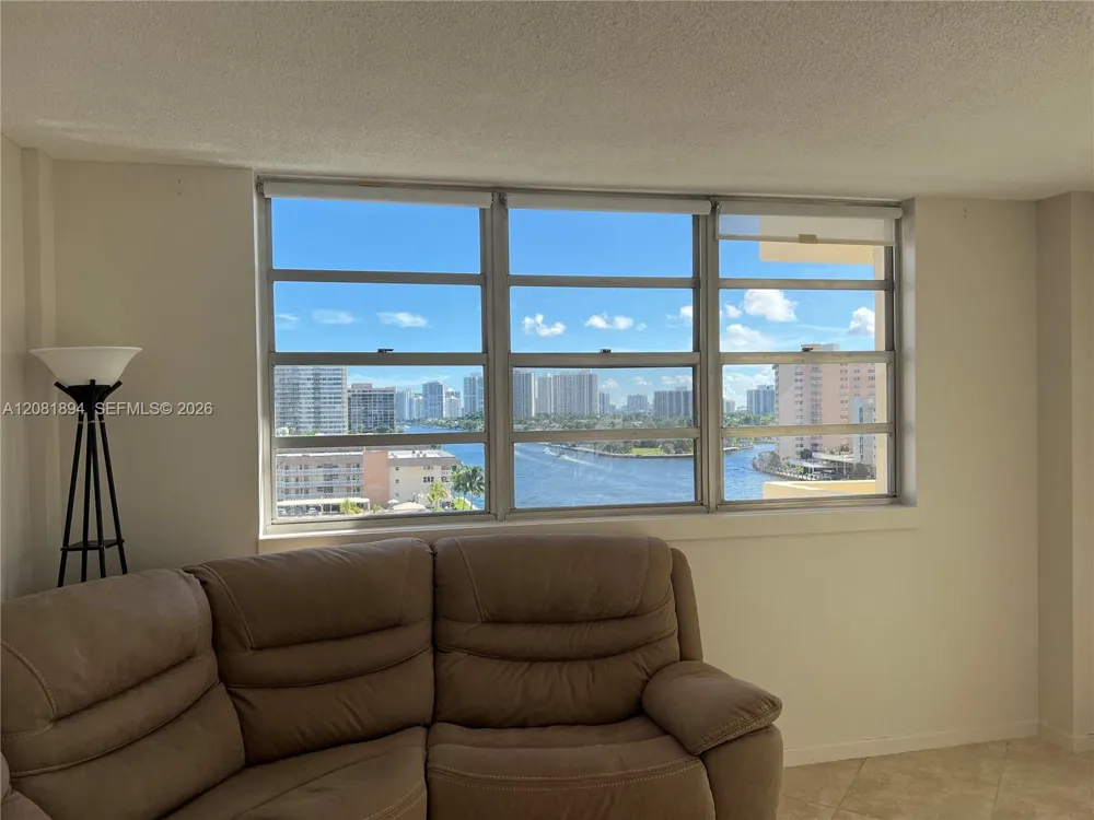 1833 S Ocean Dr #812 Hallandale Beach, FL 33009