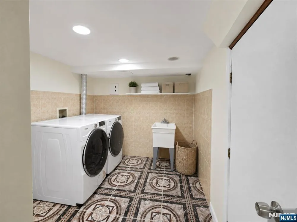 175 Park Avenue Passaic, NJ 07055
