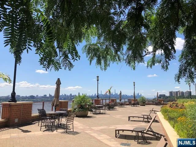100 Old Palisade Road 1505 Fort Lee, NJ 07024