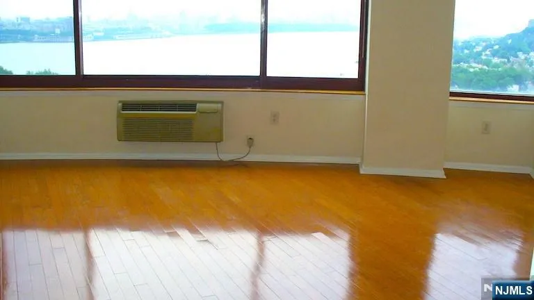 100 Old Palisade Road 1505 Fort Lee, NJ 07024