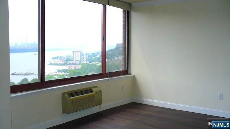 100 Old Palisade Road 1505 Fort Lee, NJ 07024