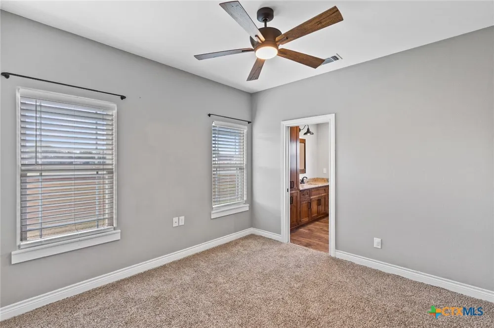 36 Meadow Creek Drive Inez, TX 77968