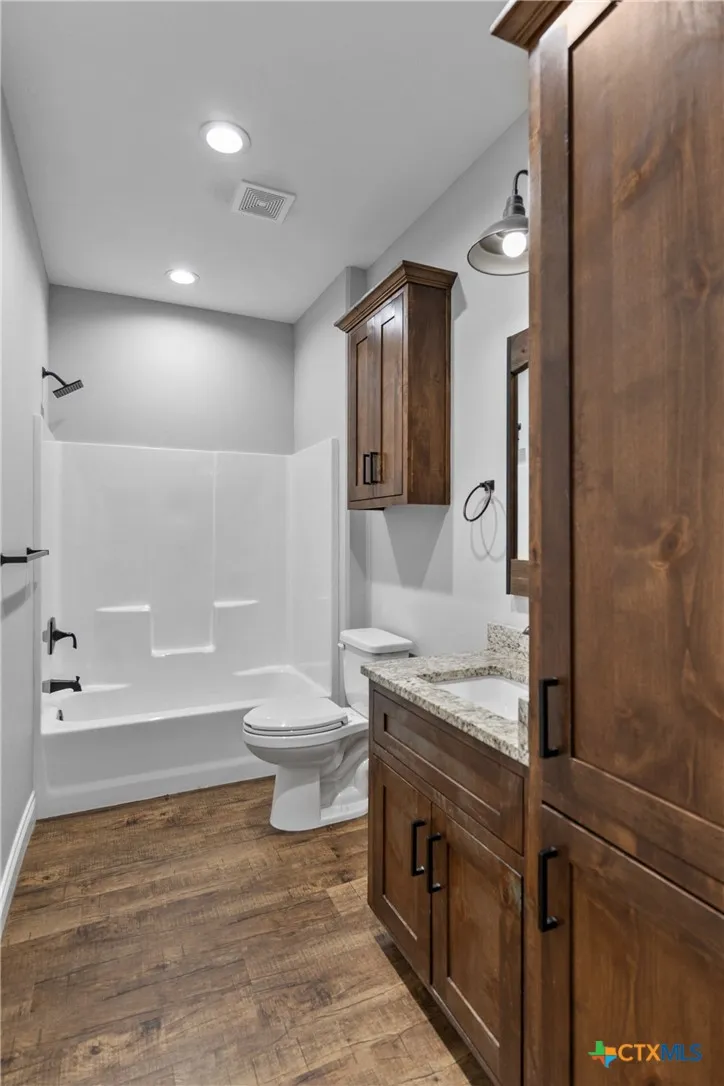 36 Meadow Creek Drive Inez, TX 77968