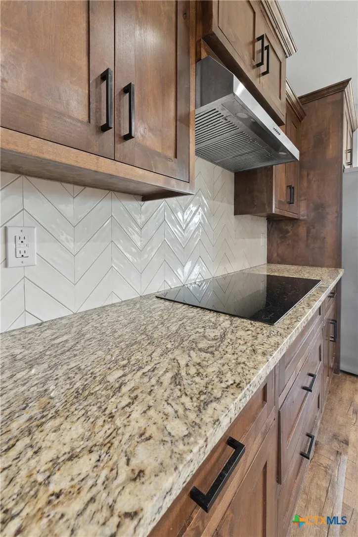 36 Meadow Creek Drive Inez, TX 77968