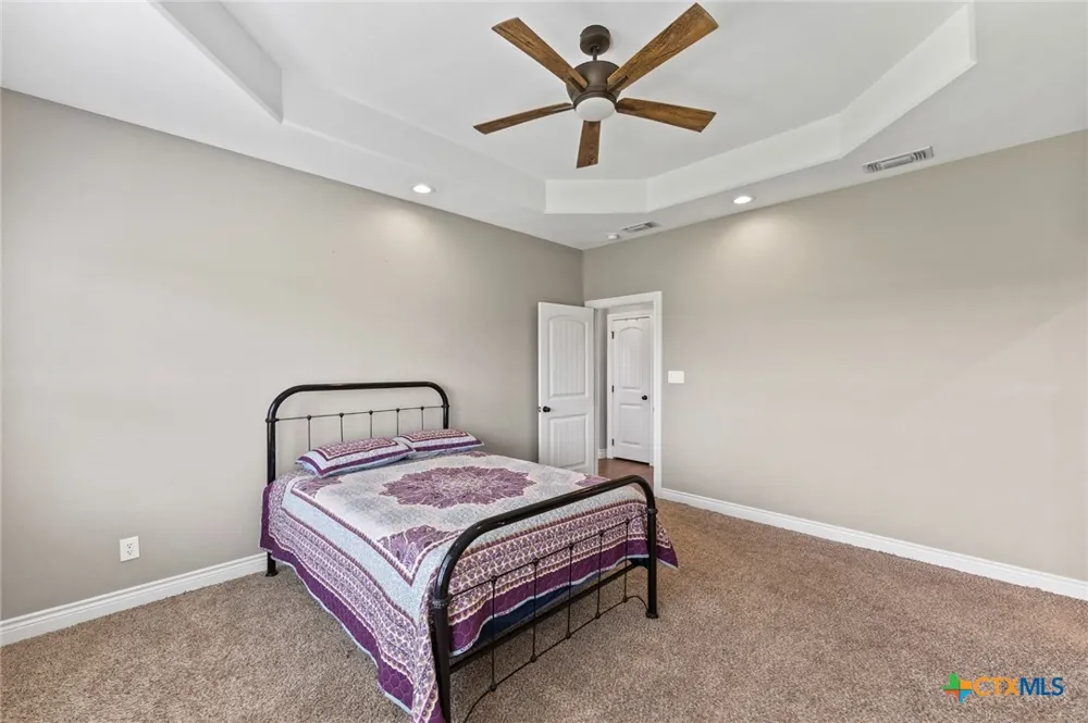 36 Meadow Creek Drive Inez, TX 77968