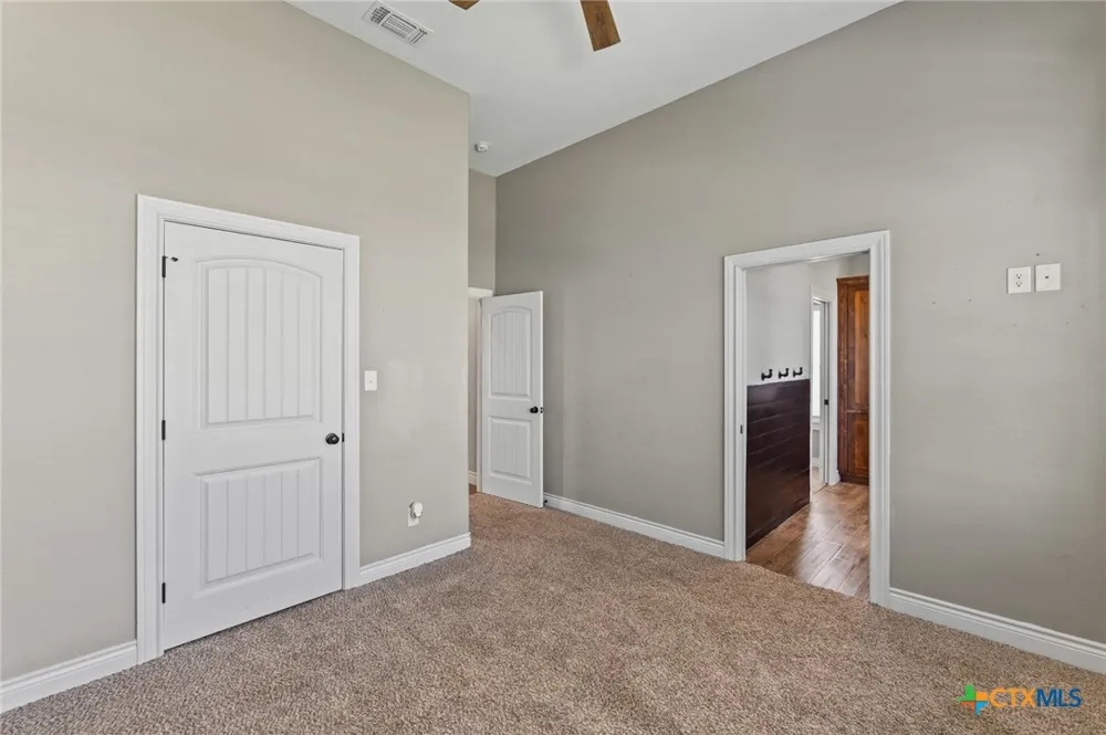 36 Meadow Creek Drive Inez, TX 77968