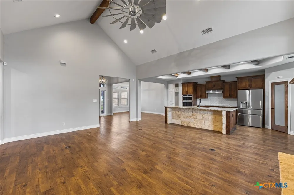 36 Meadow Creek Drive Inez, TX 77968