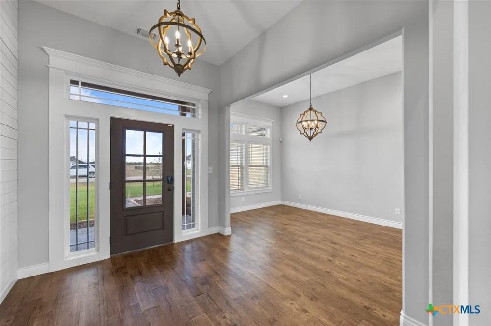 36 Meadow Creek Drive Inez, TX 77968