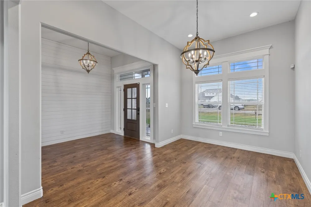 36 Meadow Creek Drive Inez, TX 77968