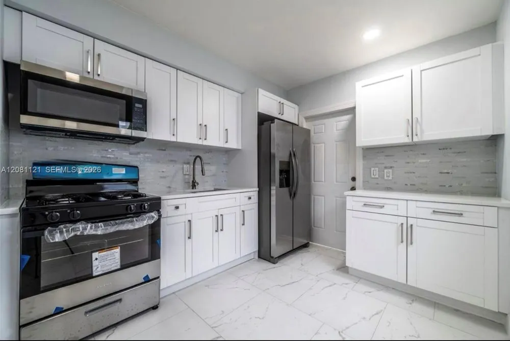 425 NW 14th Way Fort Lauderdale, FL 33311