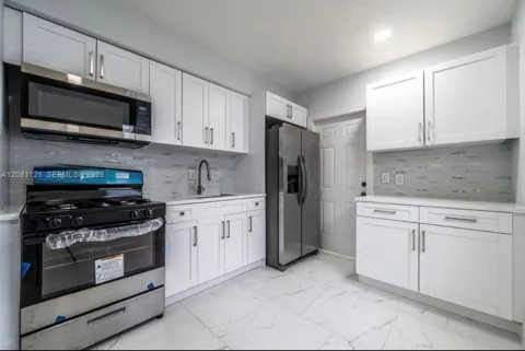 425 NW 14th Way