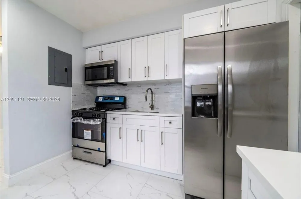 425 NW 14th Way Fort Lauderdale, FL 33311