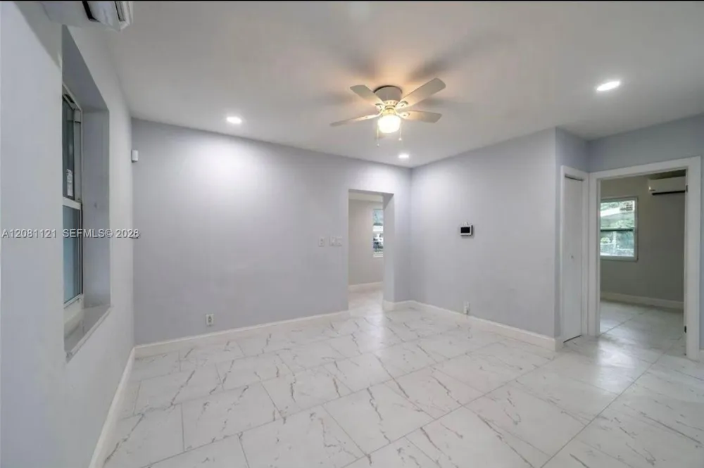 425 NW 14th Way Fort Lauderdale, FL 33311