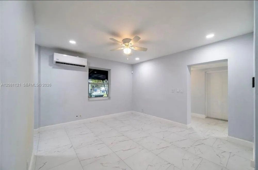 425 NW 14th Way Fort Lauderdale, FL 33311