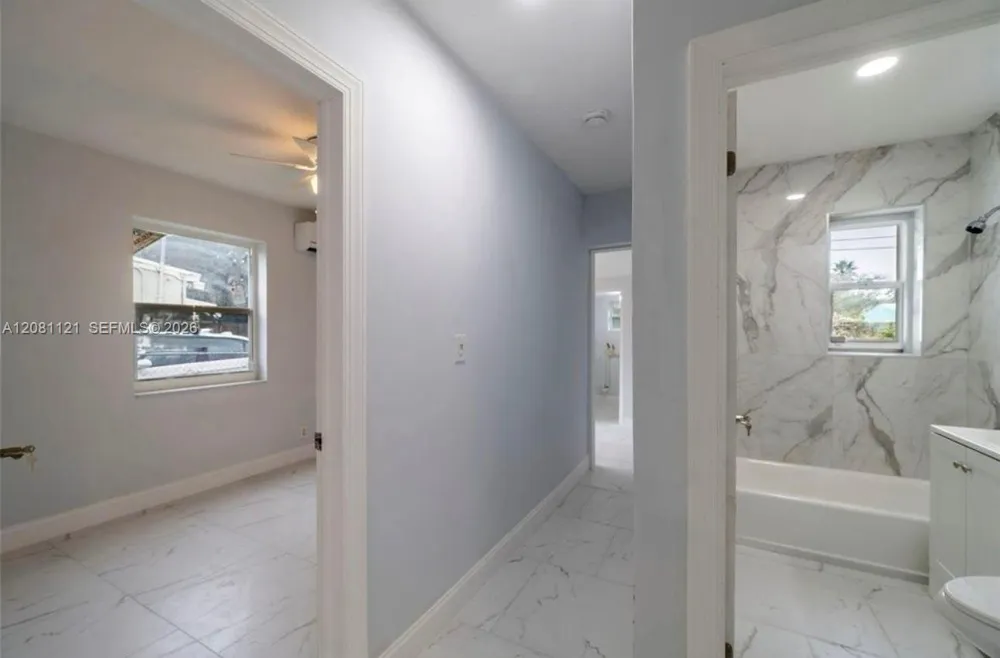 425 NW 14th Way Fort Lauderdale, FL 33311