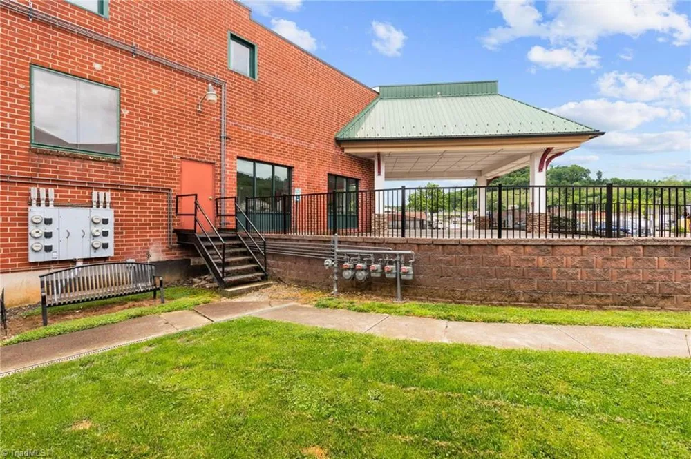215 SE Jefferson Station Place #210 West Jefferson, NC 28694