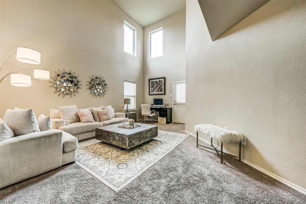 1774 Pioneer Way Lancaster, TX 75146