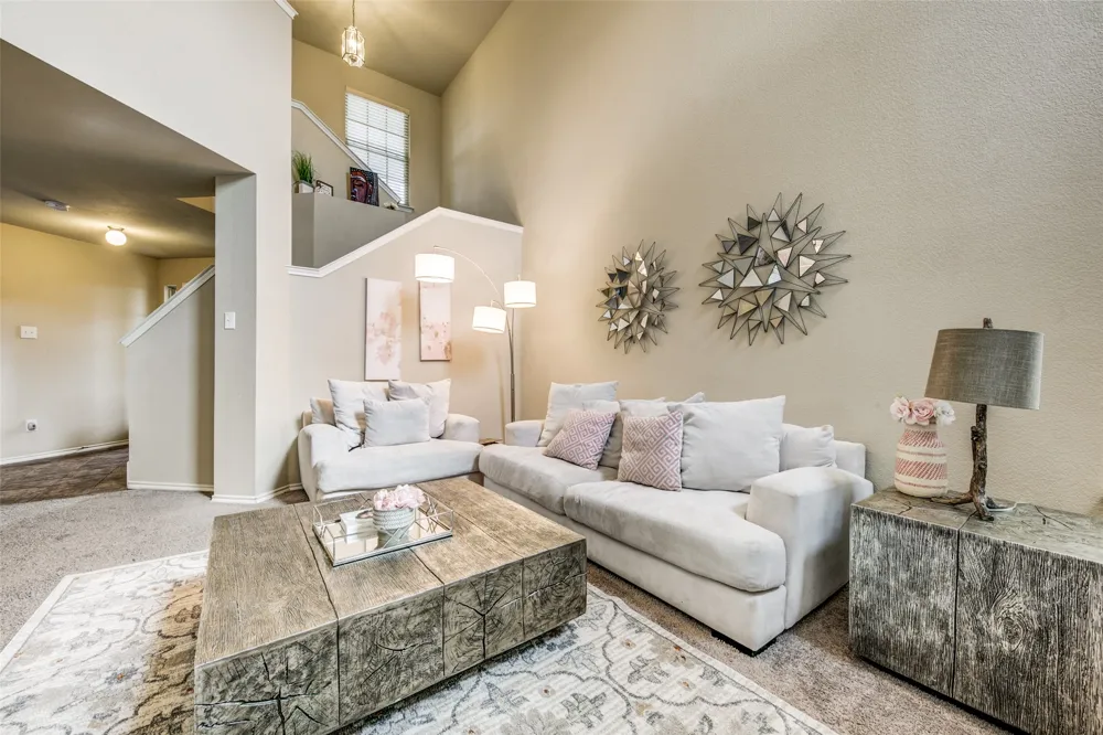 1774 Pioneer Way Lancaster, TX 75146