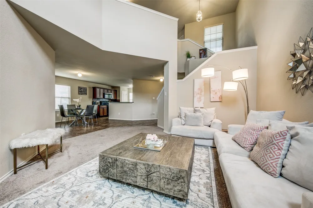 1774 Pioneer Way Lancaster, TX 75146