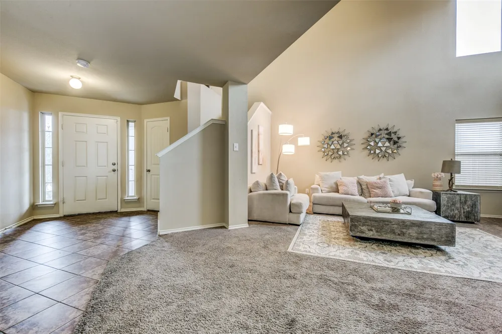 1774 Pioneer Way Lancaster, TX 75146