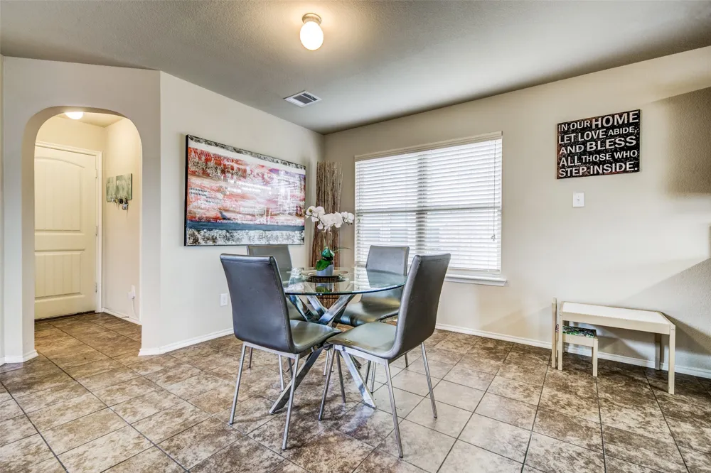1774 Pioneer Way Lancaster, TX 75146