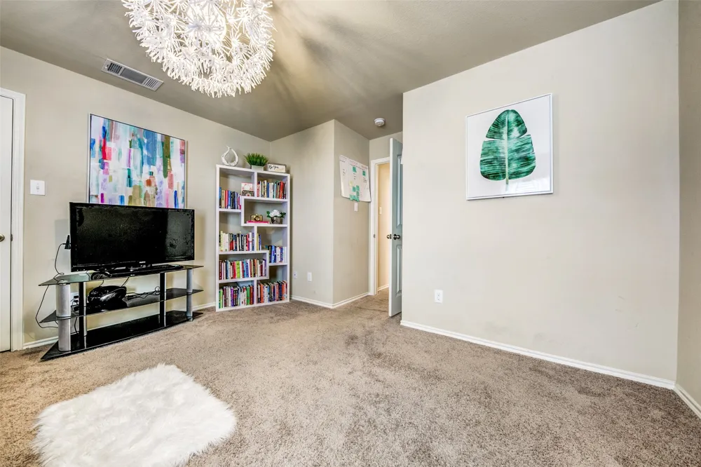 1774 Pioneer Way Lancaster, TX 75146