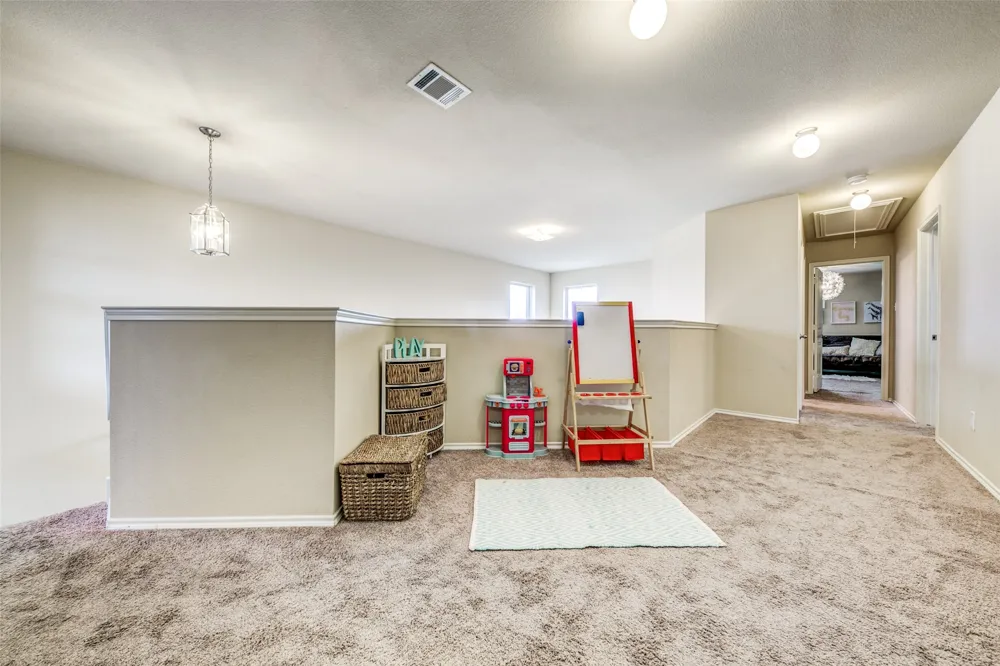 1774 Pioneer Way Lancaster, TX 75146