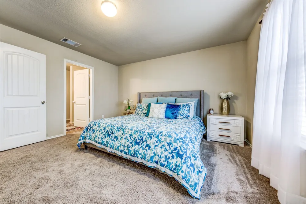 1774 Pioneer Way Lancaster, TX 75146
