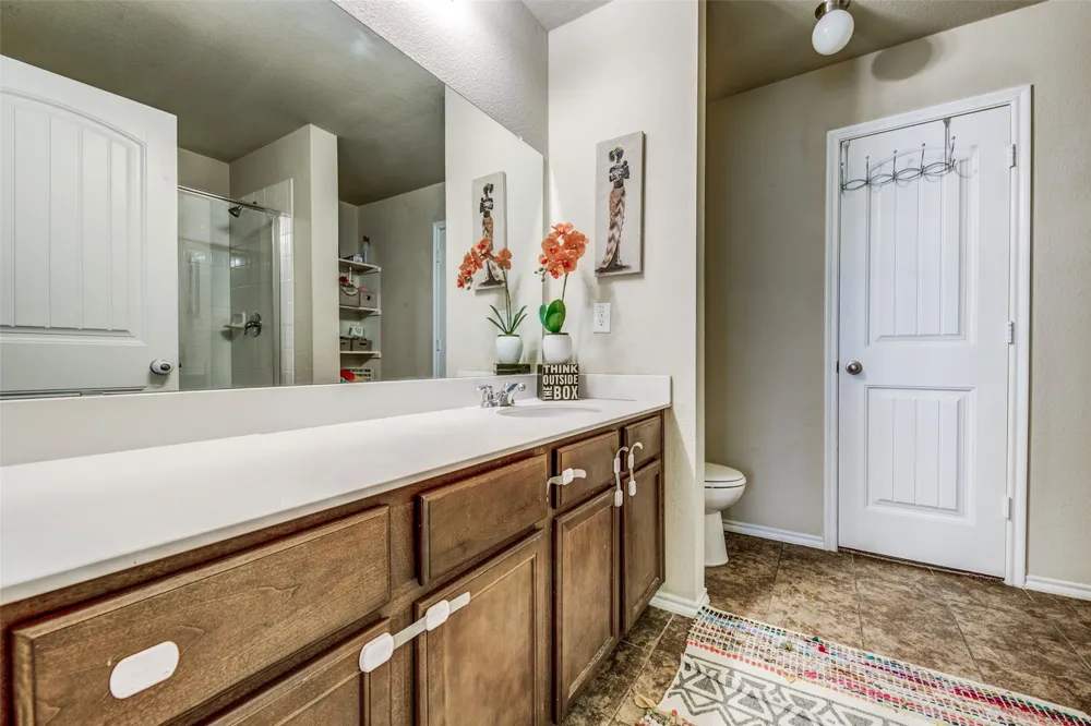 1774 Pioneer Way Lancaster, TX 75146