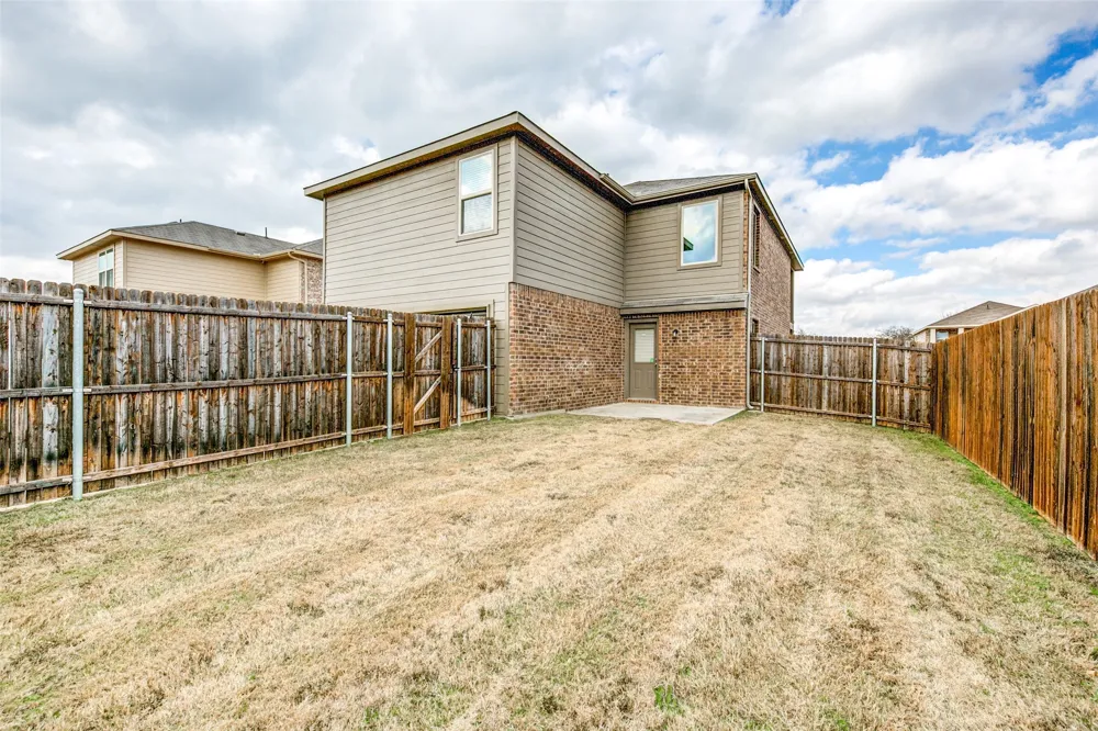 1774 Pioneer Way Lancaster, TX 75146