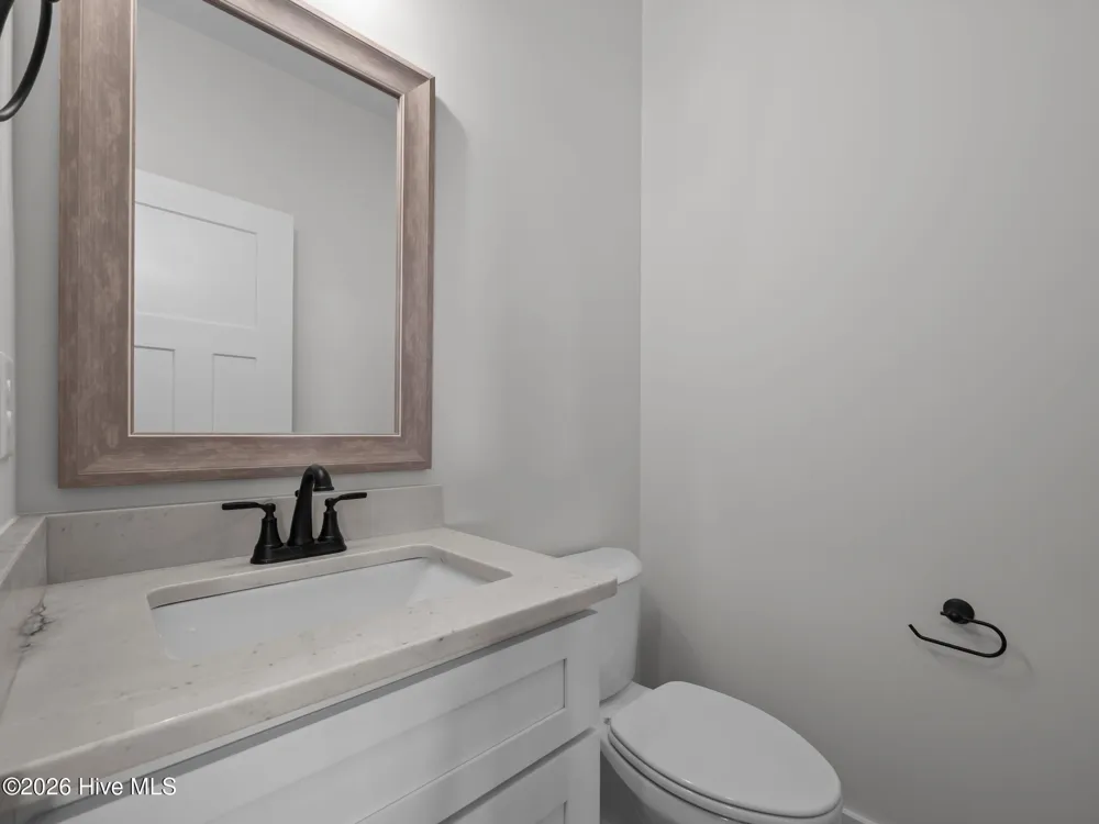 656 Fishermans Point Newport, NC 28570