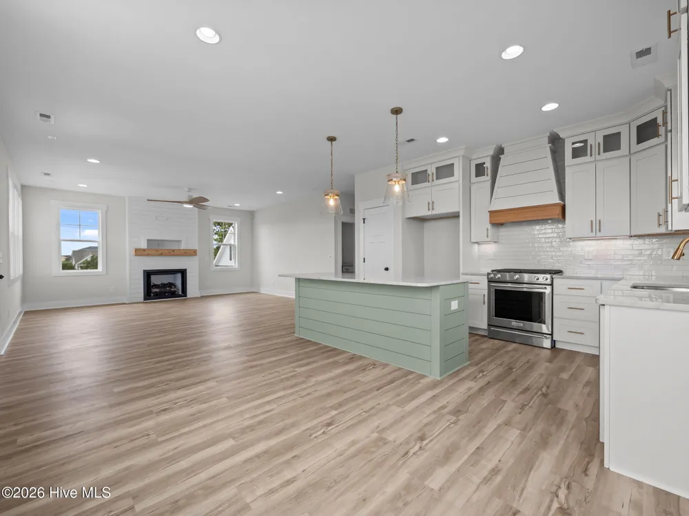 656 Fishermans Point Newport, NC 28570