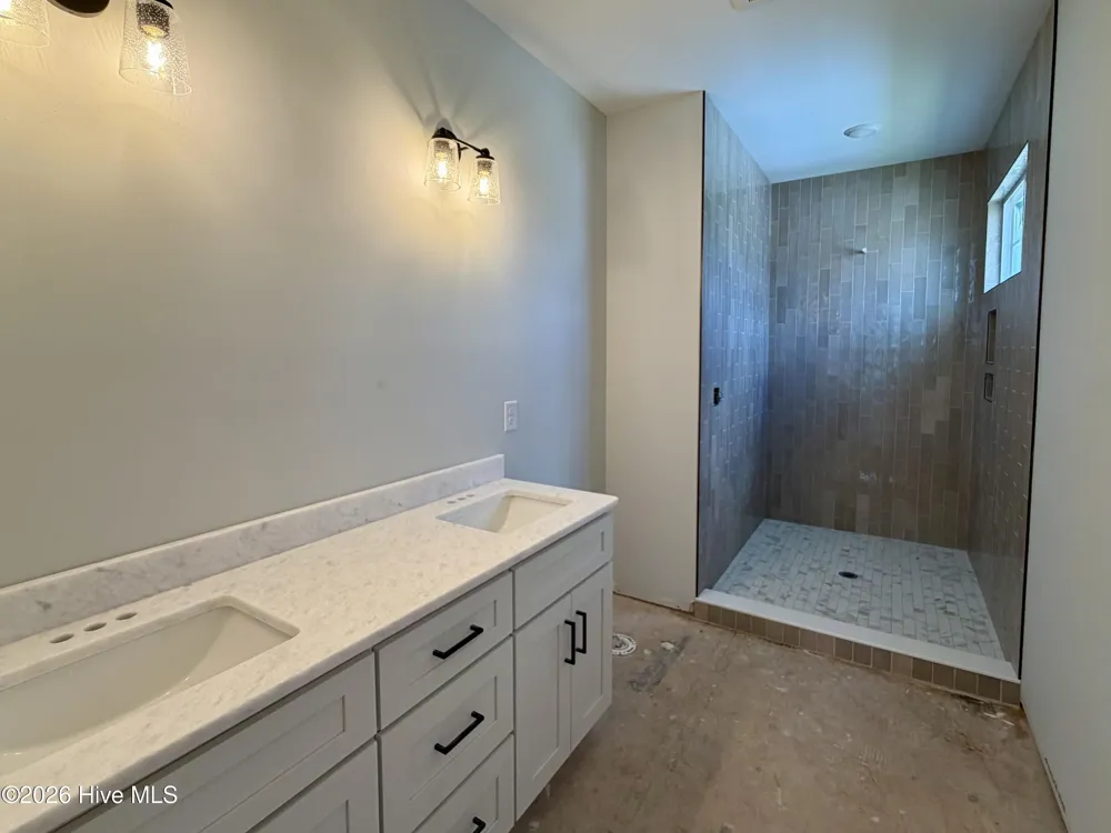 656 Fishermans Point Newport, NC 28570