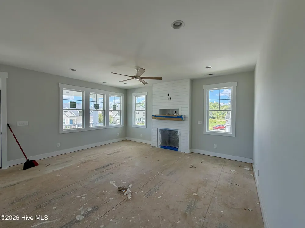 656 Fishermans Point Newport, NC 28570