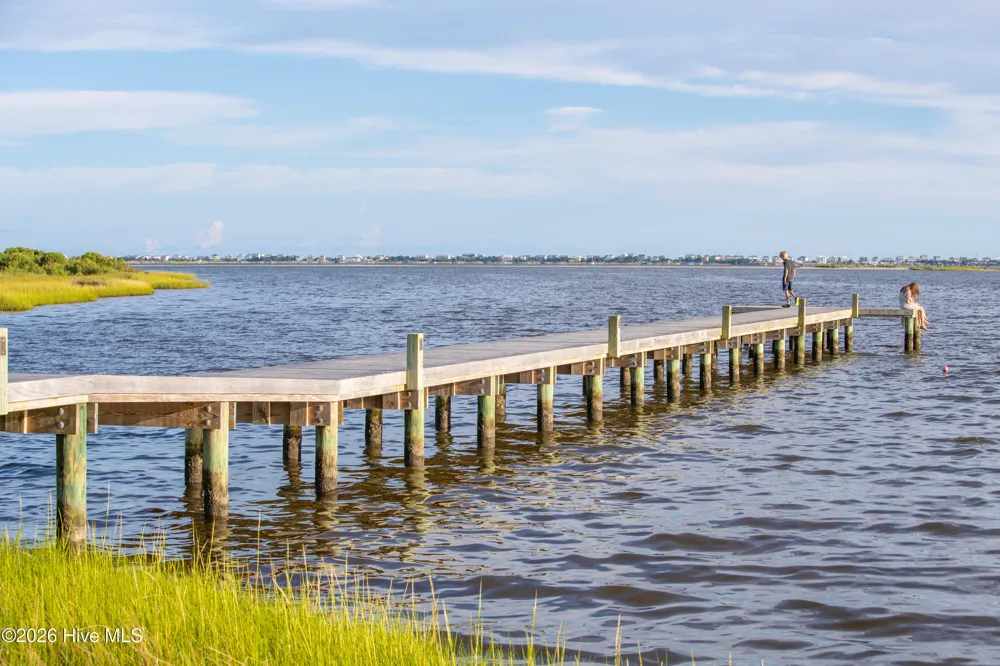 656 Fishermans Point Newport, NC 28570