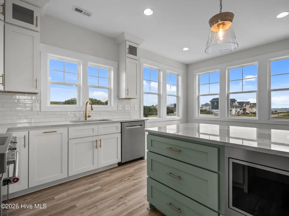 656 Fishermans Point Newport, NC 28570