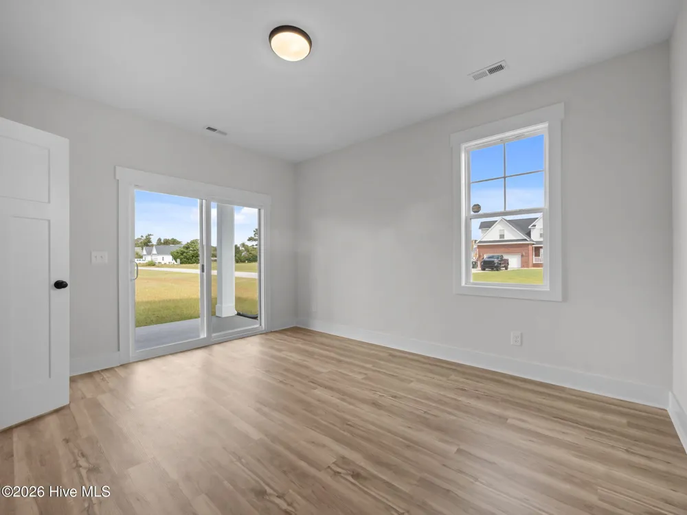 656 Fishermans Point Newport, NC 28570