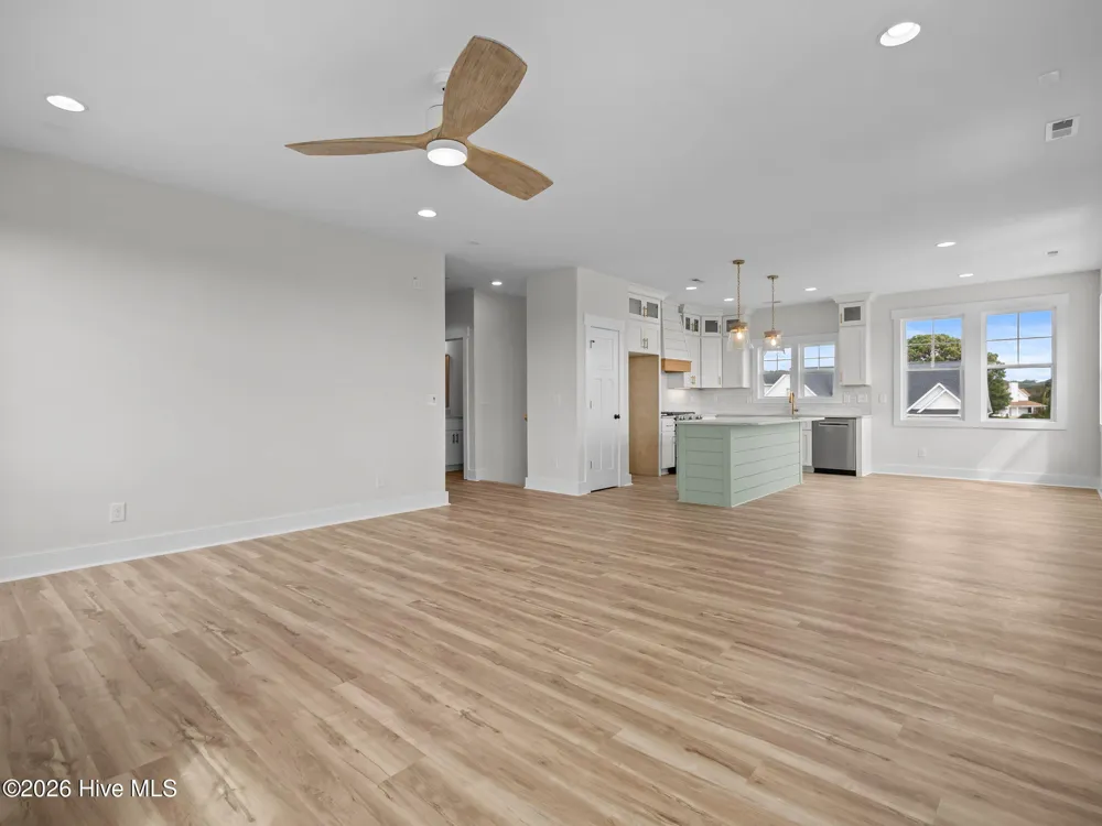 656 Fishermans Point Newport, NC 28570