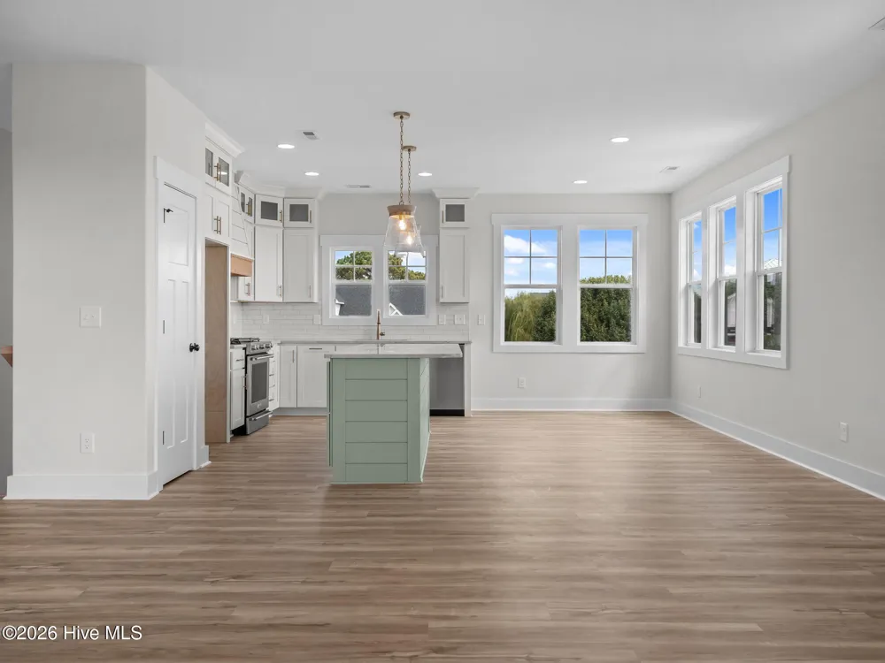 656 Fishermans Point Newport, NC 28570