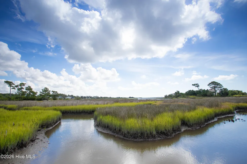 656 Fishermans Point Newport, NC 28570
