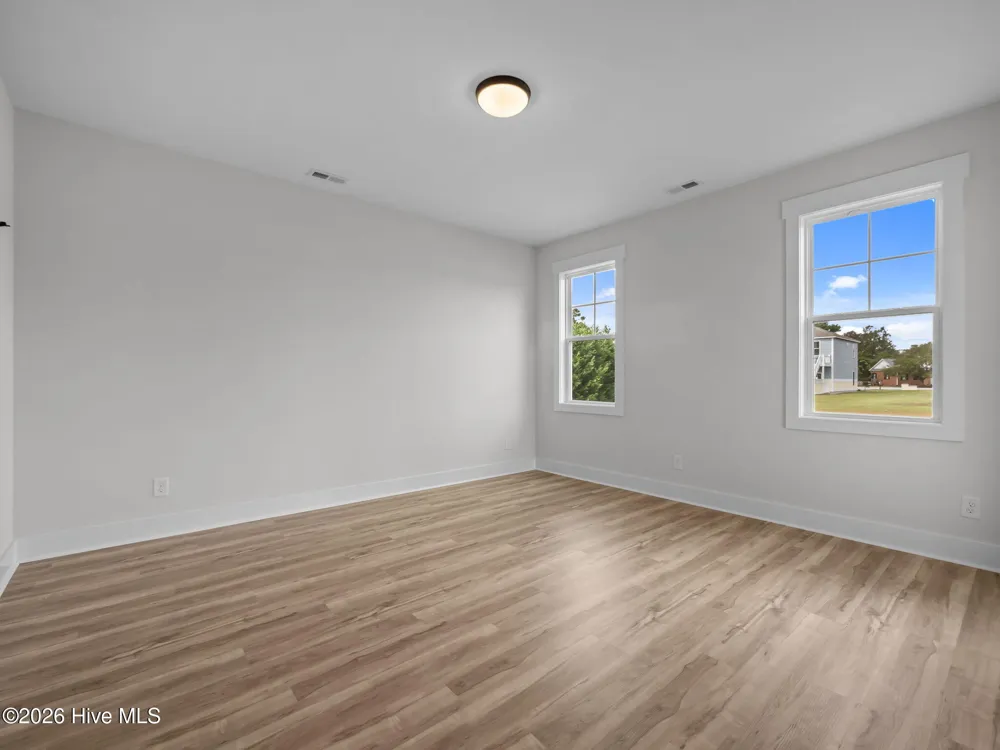 656 Fishermans Point Newport, NC 28570