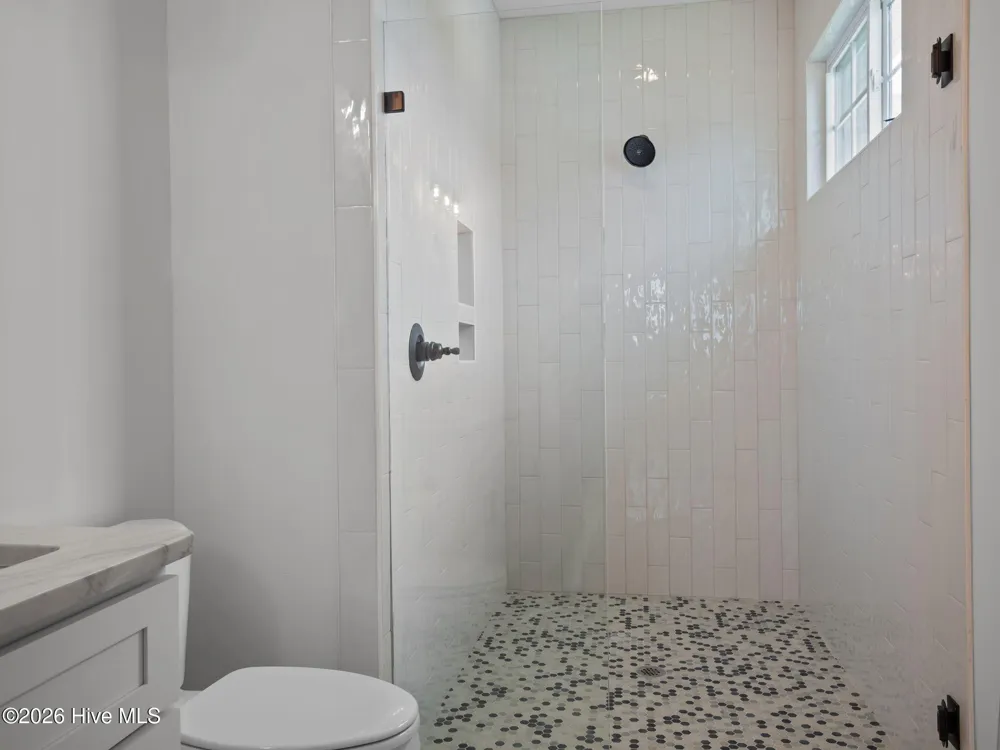 656 Fishermans Point Newport, NC 28570