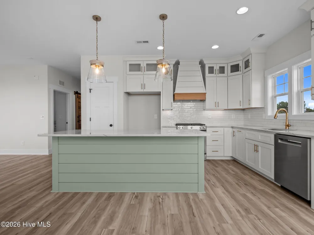 656 Fishermans Point Newport, NC 28570