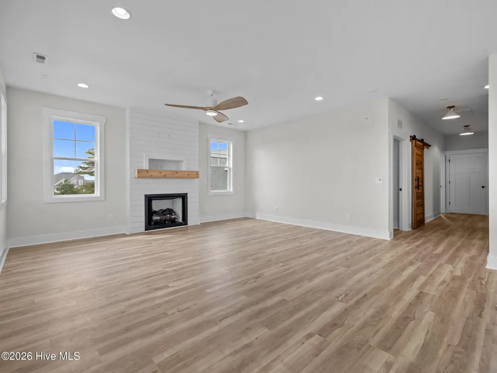 656 Fishermans Point Newport, NC 28570