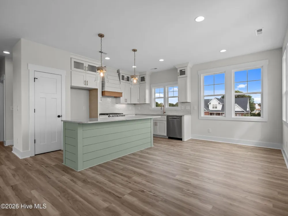 656 Fishermans Point Newport, NC 28570