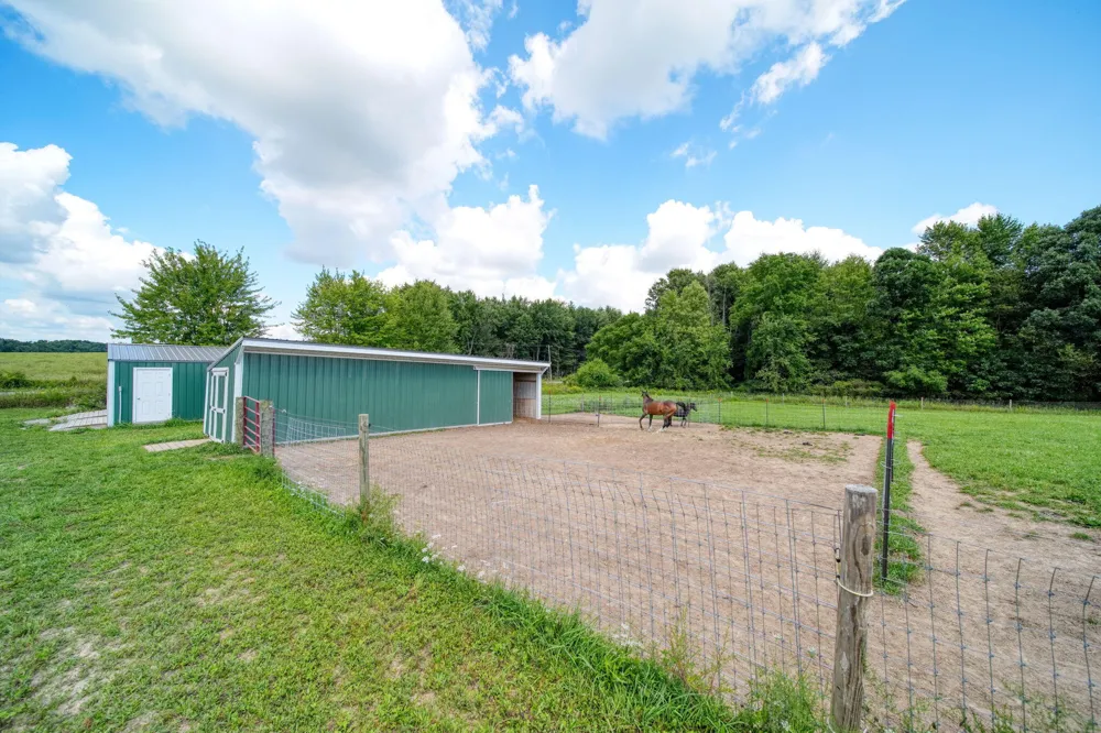 7401 W Montgomery Road Camden Township, MI 49232