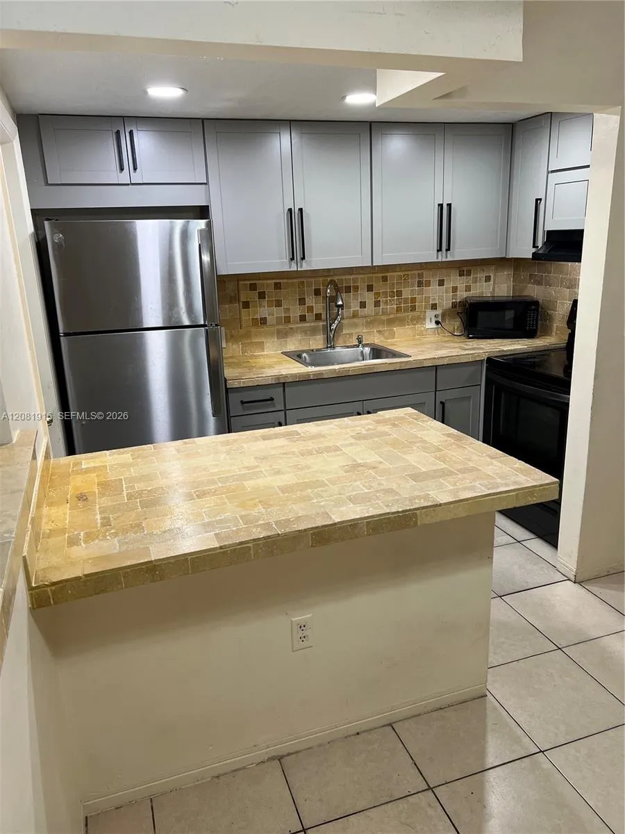 1515 NE 125th Ter #407 North Miami, FL 33161