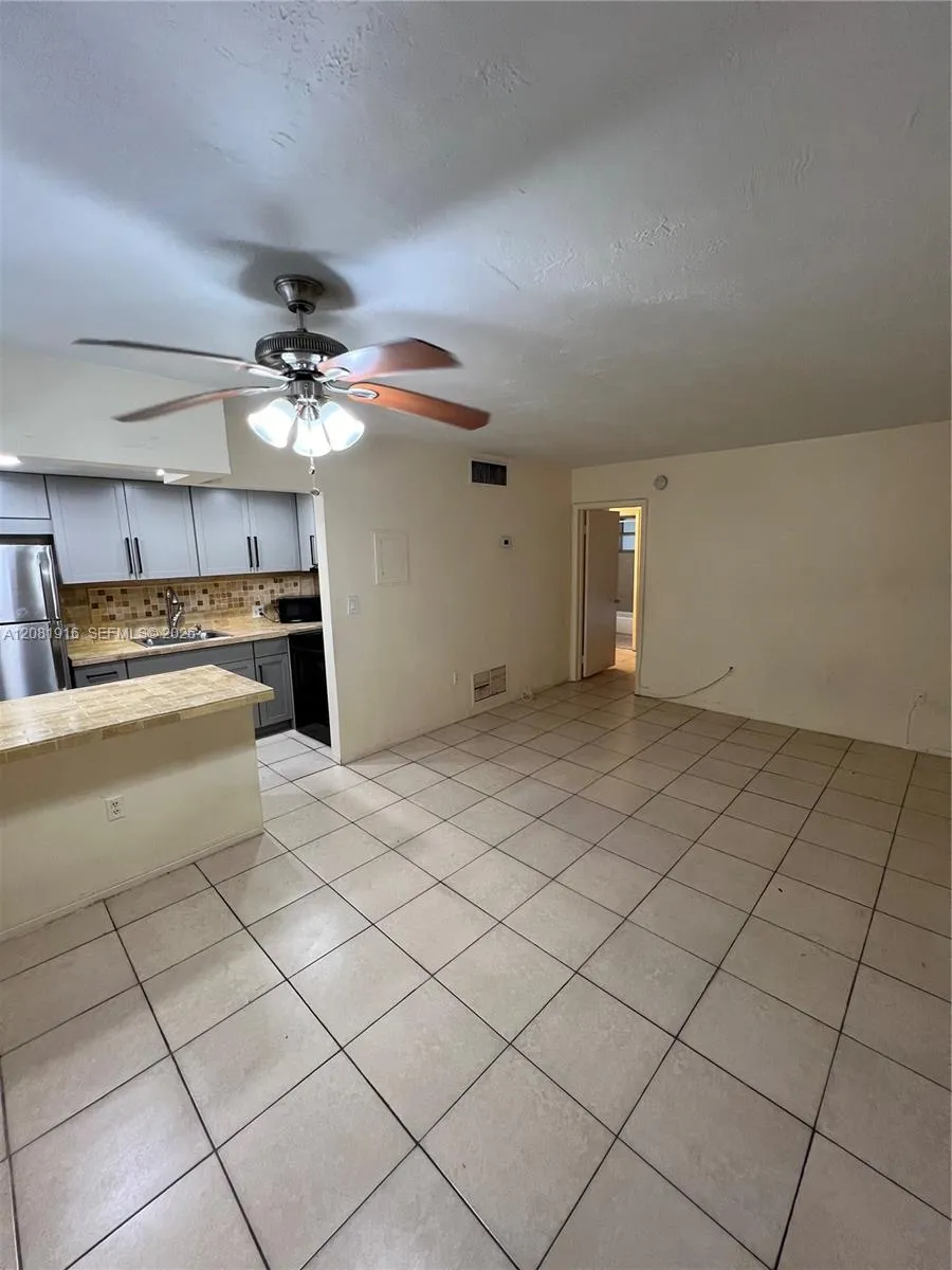 1515 NE 125th Ter #407 North Miami, FL 33161